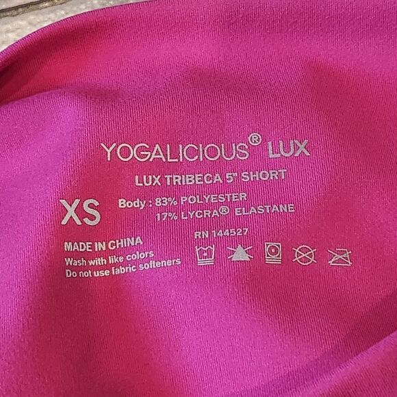 🔹️NWT Yogalicious Hot Pink Lux Tribeca Side Pockets 5" Bike Shorts XSmall - Picture 10 of 10